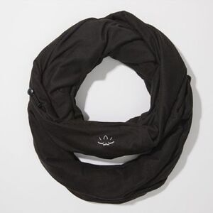 BEYOND YOGA Infinity Hidden Pocket Scarf
